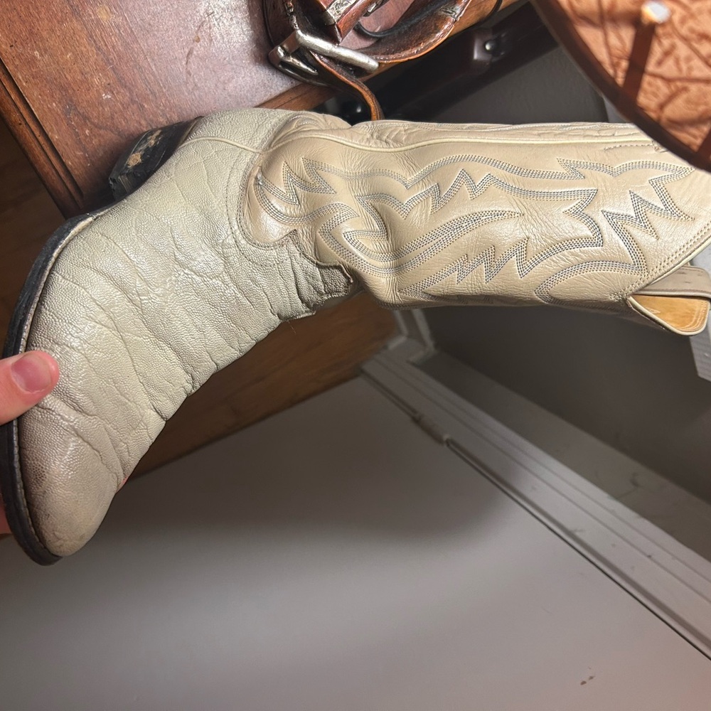 Nocona cream, elephant skin